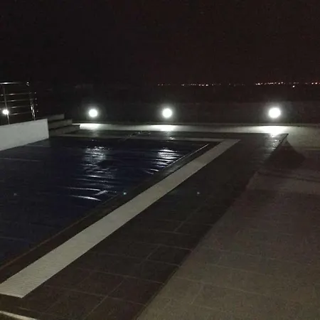 Sleeps 6 Pool Wifi * Mácher