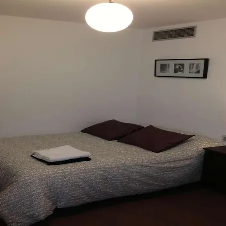 Sleeps 6 Pool Wifi * Mácher