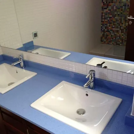 Sleeps 6 Pool Wifi *