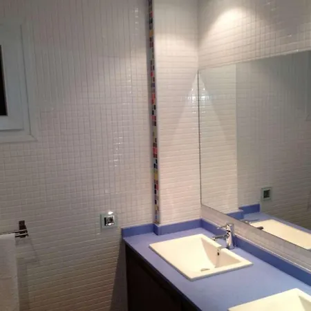 Sleeps 6 Pool Wifi Villa *