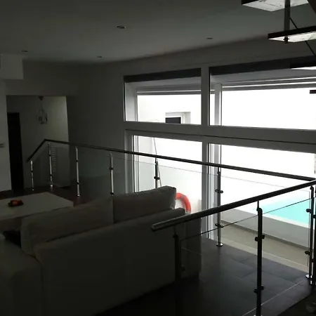 Sleeps 6 Pool Wifi Villa Mácher
