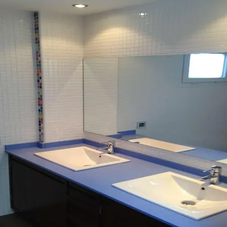 Sleeps 6 Pool Wifi * Mácher