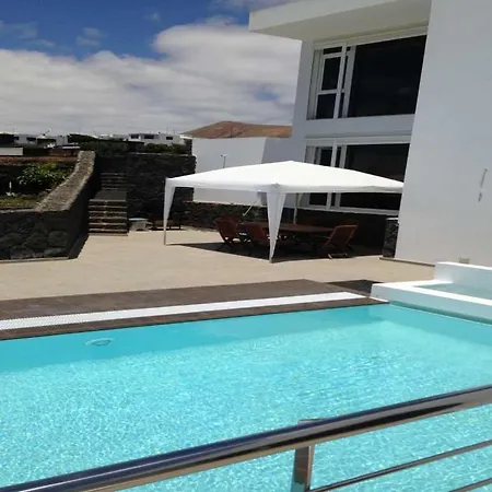 Sleeps 6 Pool Wifi *