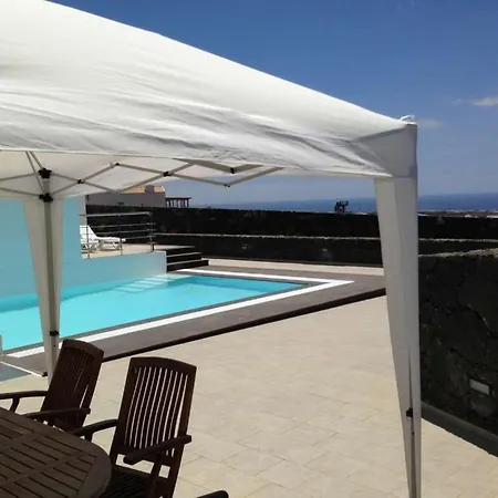 Sleeps 6 Pool Wifi *