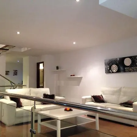 Villa Sleeps 6 Pool Wifi